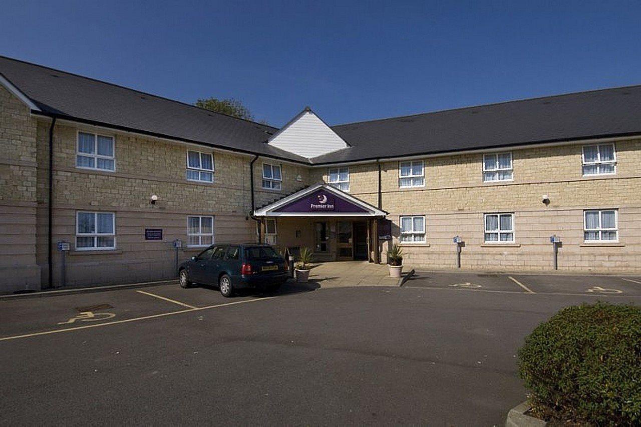 Premier Inn Chippenham Extérieur photo