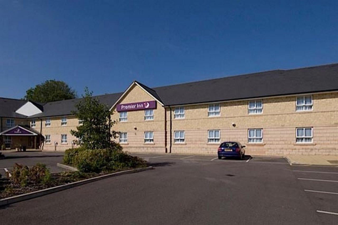 Premier Inn Chippenham Extérieur photo
